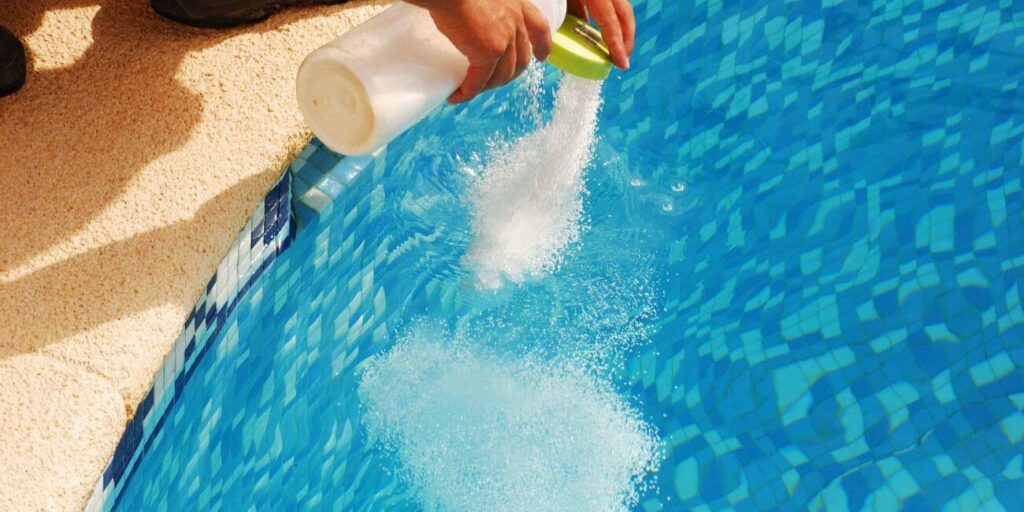 Pool Shock With Liquid Chlorine or Chlorine Powder