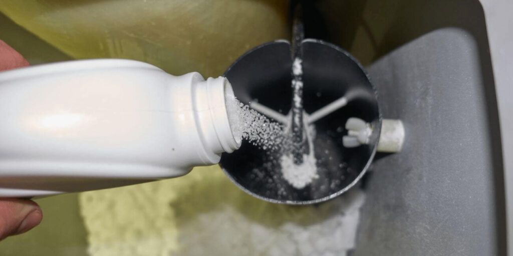 Remove Iron Bacteria In the Well Water With Granular Chlorine